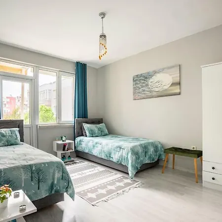 2+1 Daire. Heryereyakin,100 Mbps Internet,aile Evi Apartmán *